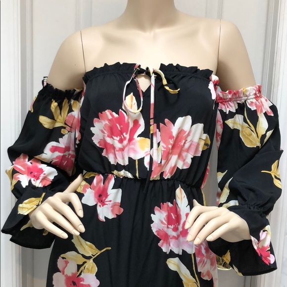BLACK FLORAL OFF SHOULDER MAXI DRESS - Picture 5 of 8